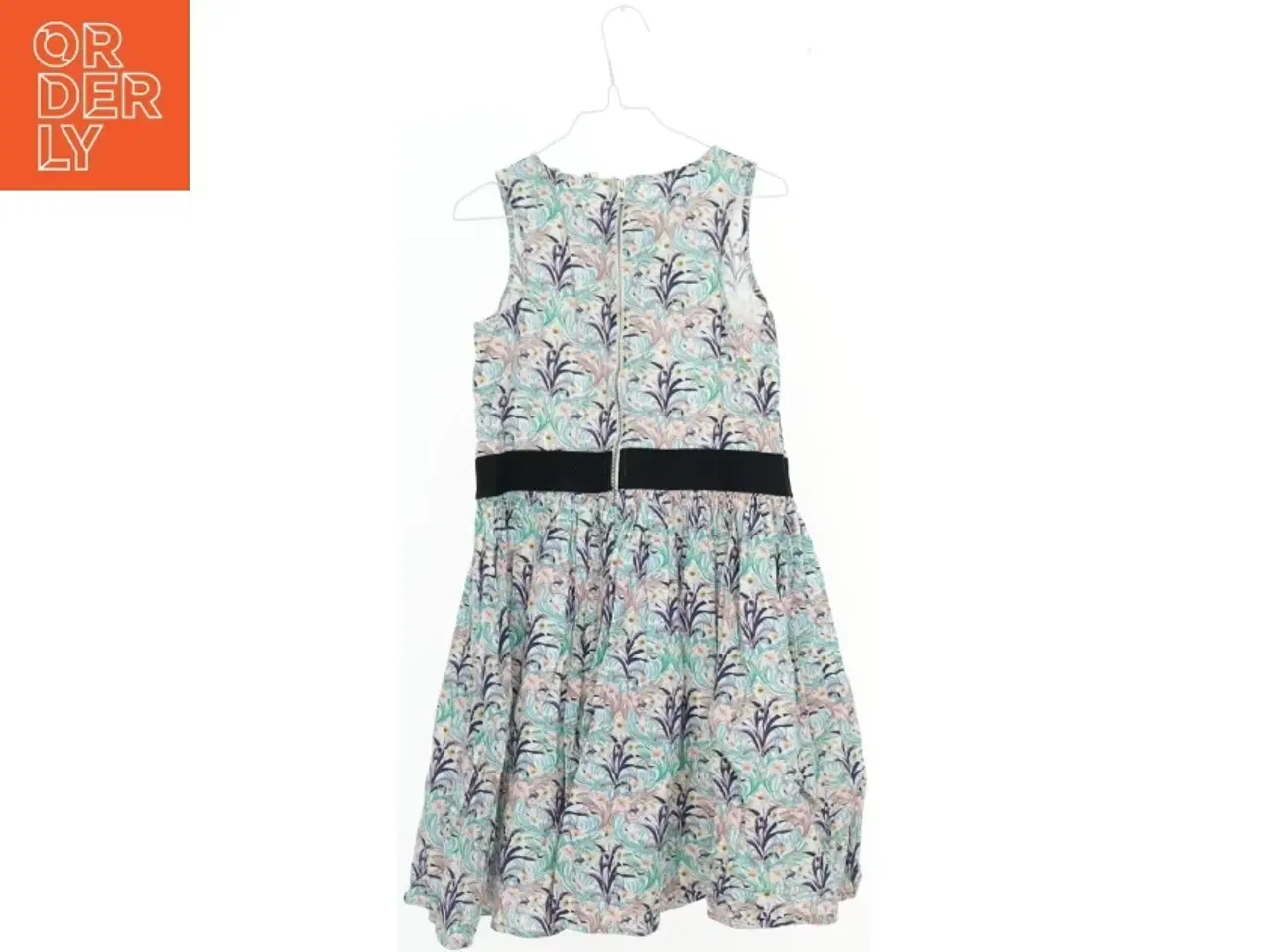 Billede 2 - Kjole med mønster og sort bånd fra Molo (str. 134)