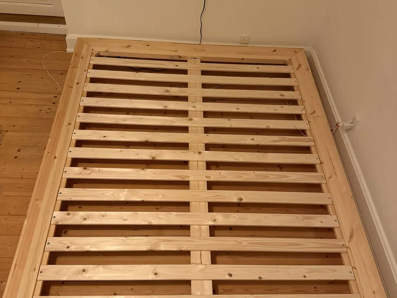 Billede 2 - Madras + sengeramme 160x200