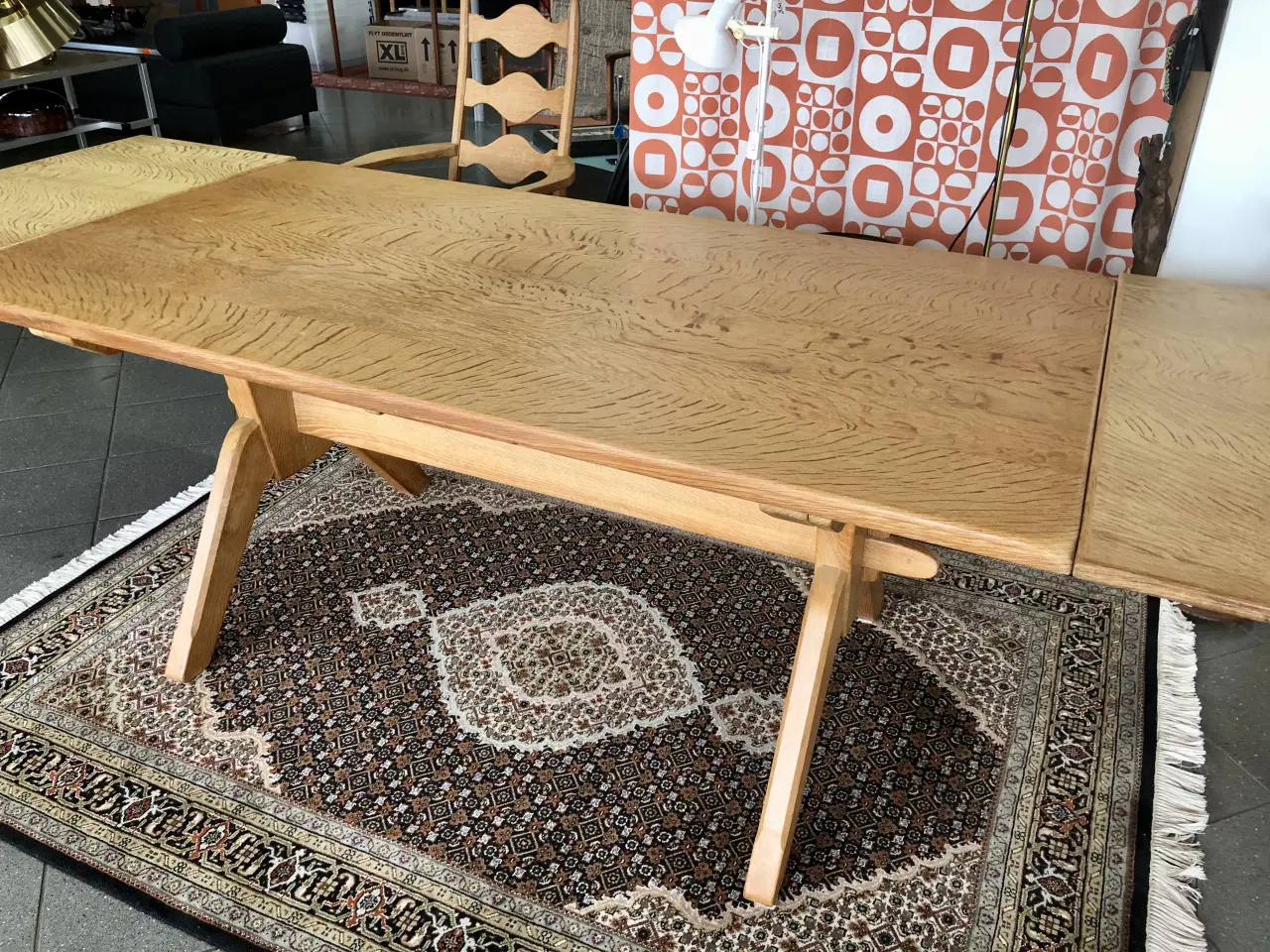 Billede 5 - Henning Kjærnulf bord.