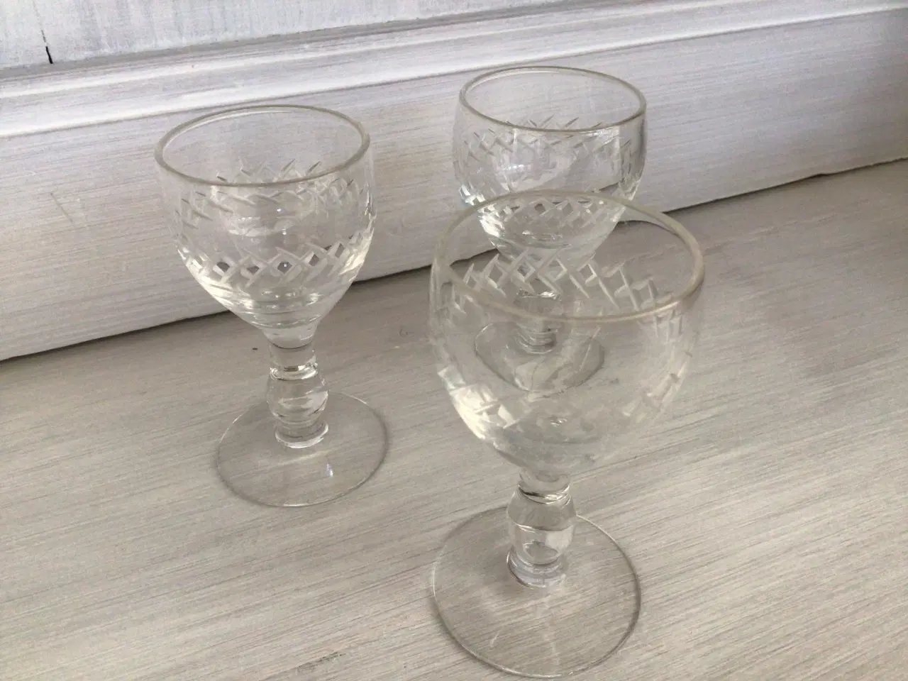 Billede 1 - Snapsglas med krydsslibning