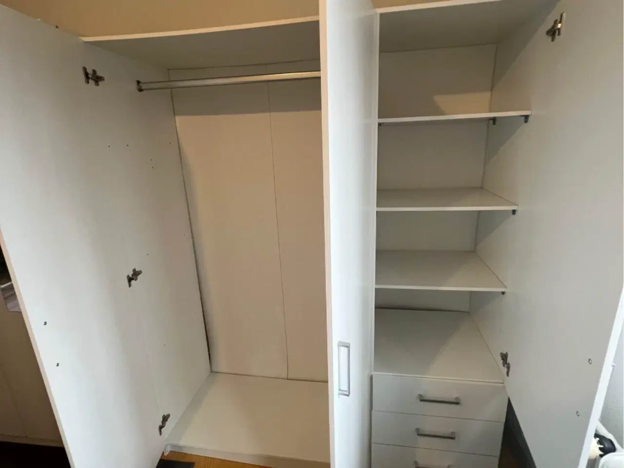 Billede 2 - Fandrup garderobeskab fra Jysk 