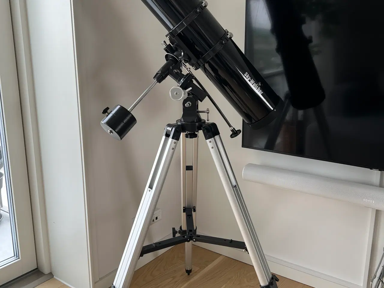 Billede 1 - Sky-Watcher (130 mm) reflektor teleskop EQ2 stativ