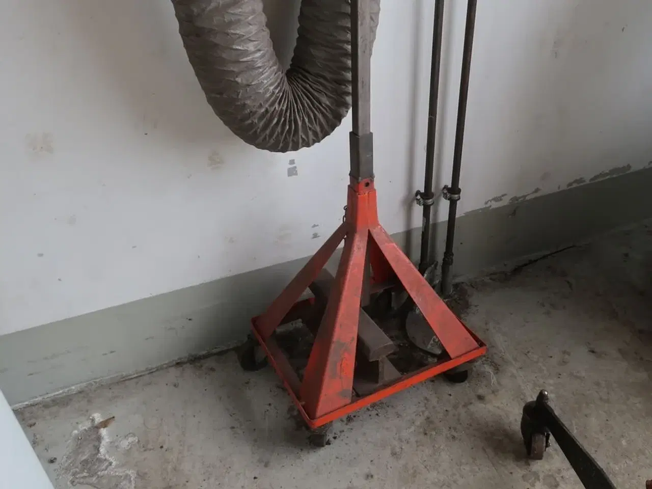 Billede 3 - Stativ til udsugningsslange