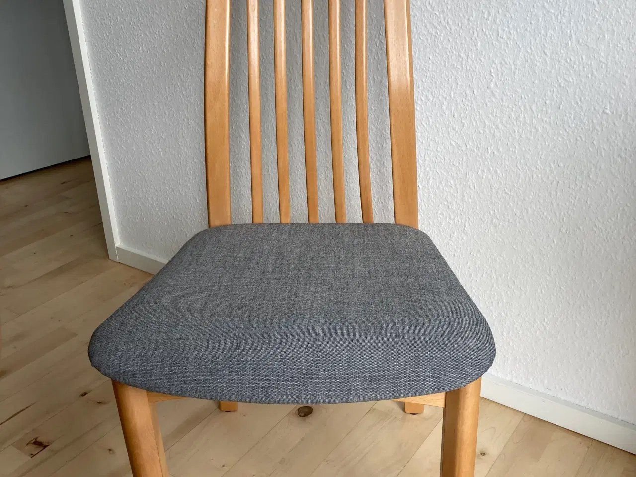 Billede 3 - Spisebord m/stole