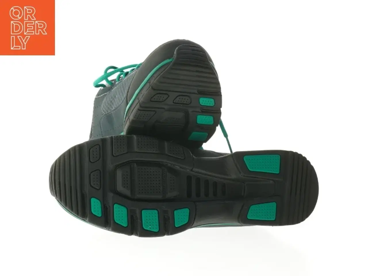 Billede 3 - Helt NY - Sort sportssko med grønne detaljer fra Specialized (str. 42 )