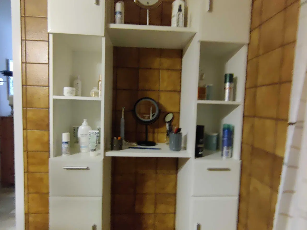 Billede 1 - Badeværelsesmøbel uden indhold 