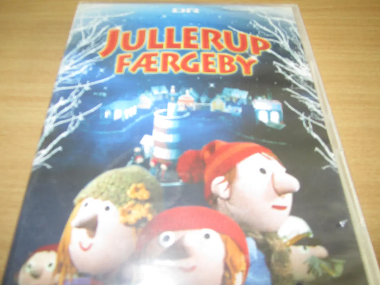 Billede 1 - JULLERUP FÆRGEBY. Ny i folie.