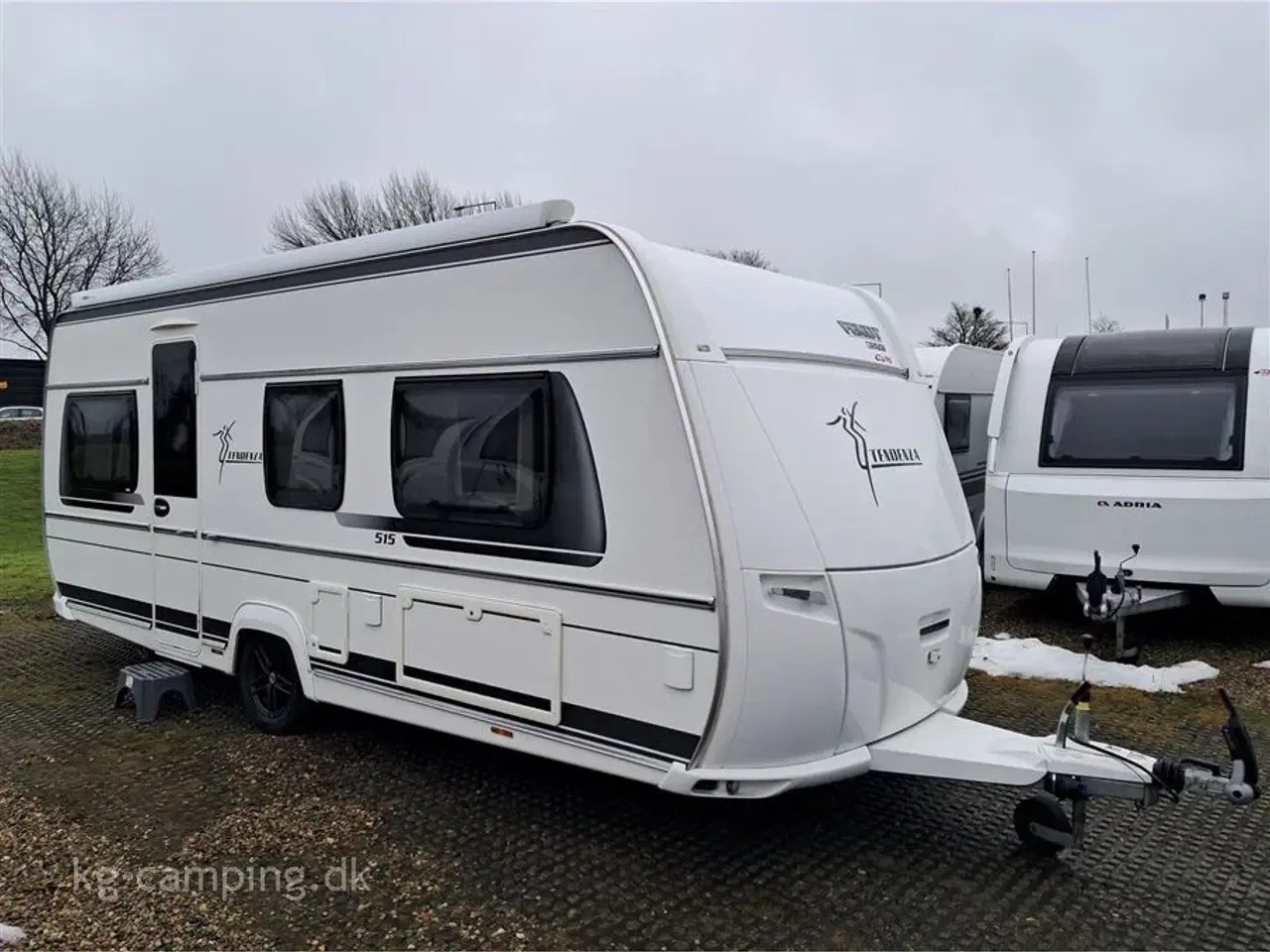 Billede 1 - 2019 - Fendt Tendenza 515 SG   Kvalitetsvogn indrettet med enkeltsenge og sengeudtræk samt THULE 6300 markise, TRUMA XT mover, TRUMA Aircon