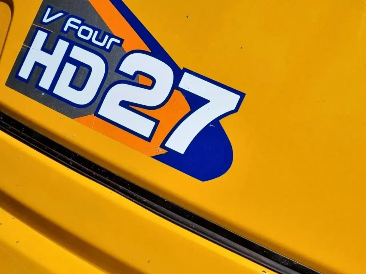 Billede 19 - KATO - IHI 27 V4 / kun 1000 timer / Tiltman og skovlsæt / årg. 2019