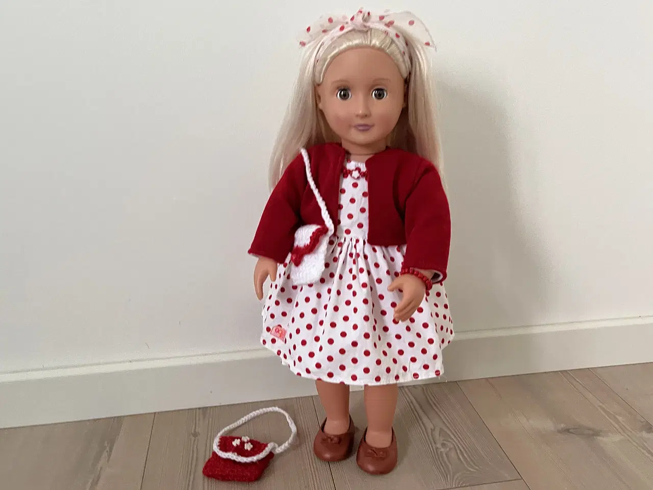 Billede 4 - Dukke, Our Generation inkl, tilbehør