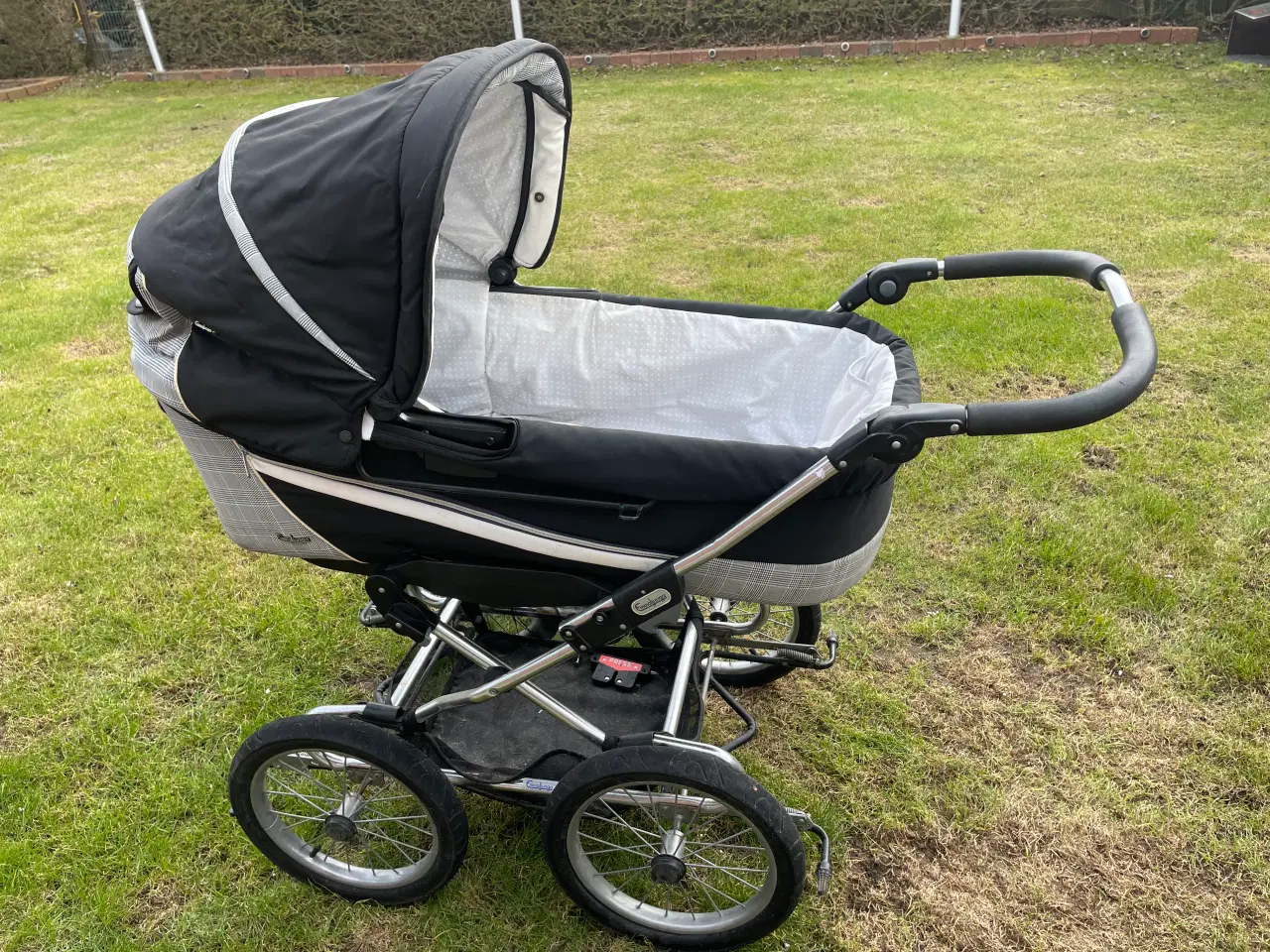 Billede 2 - Barnevogne til karneval