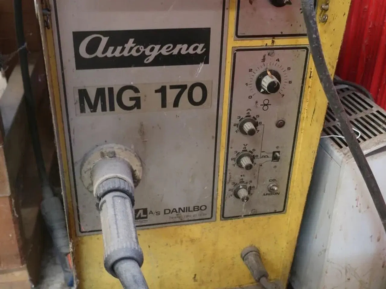 Billede 7 - Ryd hele værkstedet for løse dele