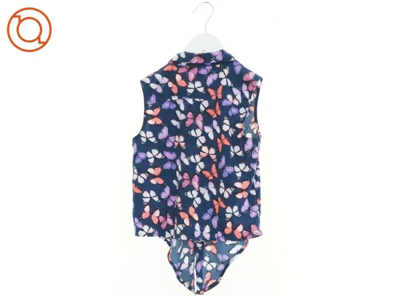 Billede 2 - skjorte med bindebånd foran (str. 134 cm)