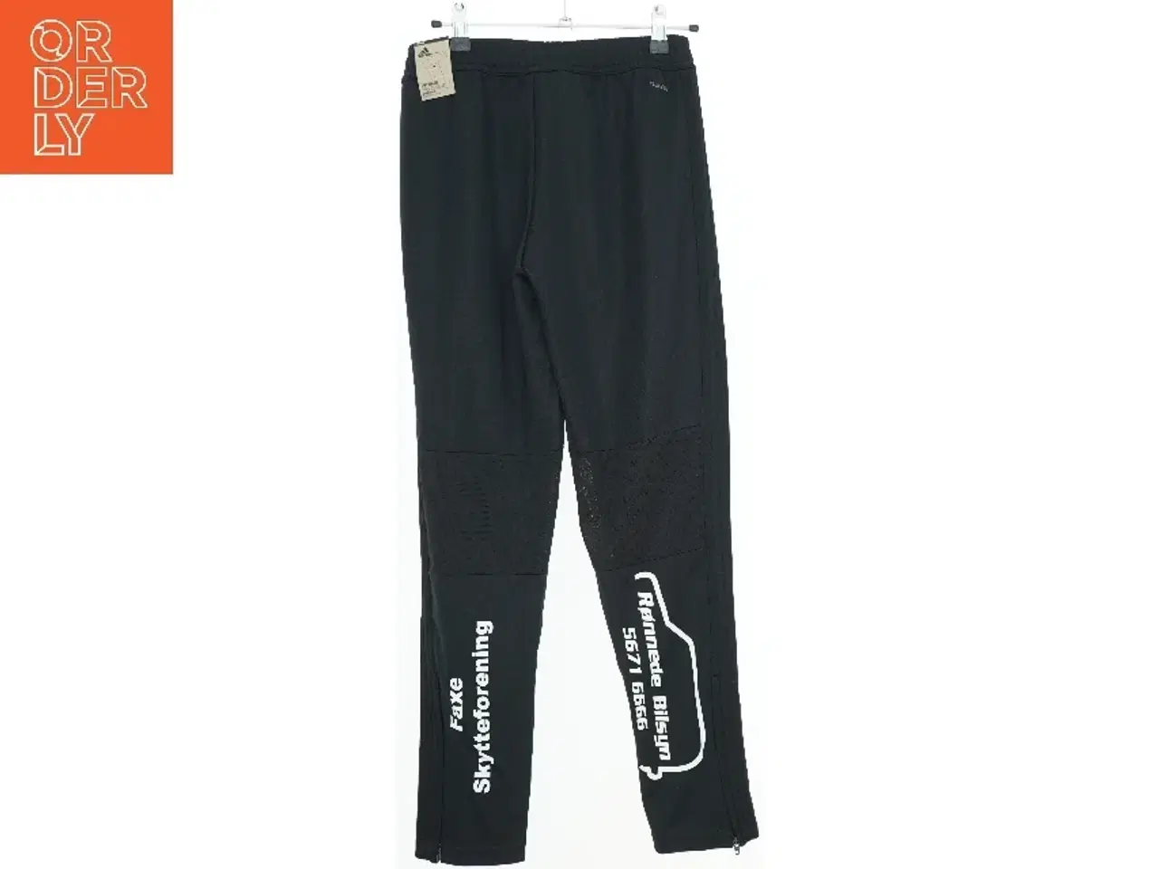 Billede 2 - Træningsbukser med prints fra Adidas (str. 146)