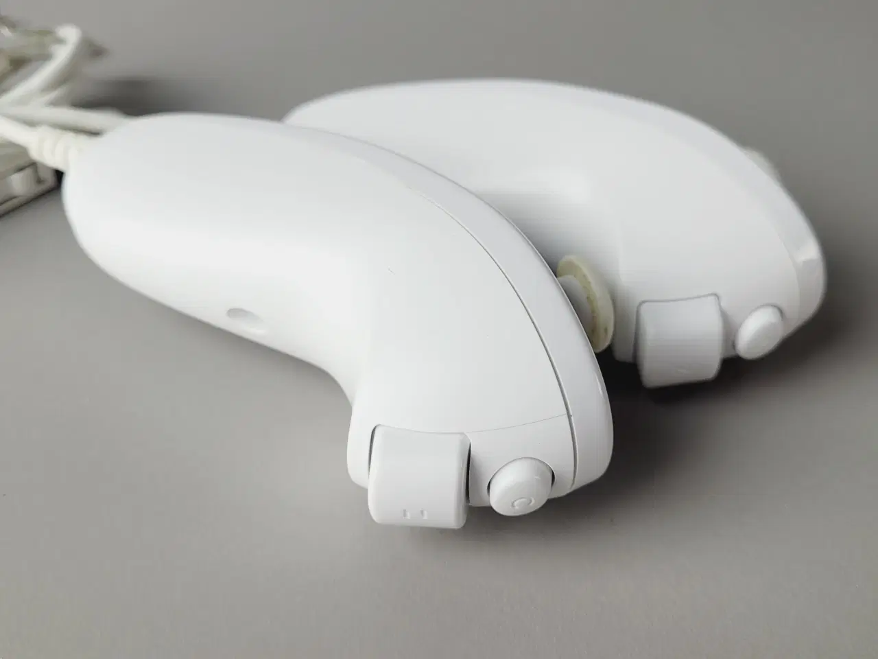 Billede 4 - ⭐️· 🎮 Originale Wii Nunchuk controllere (2 stk.) 