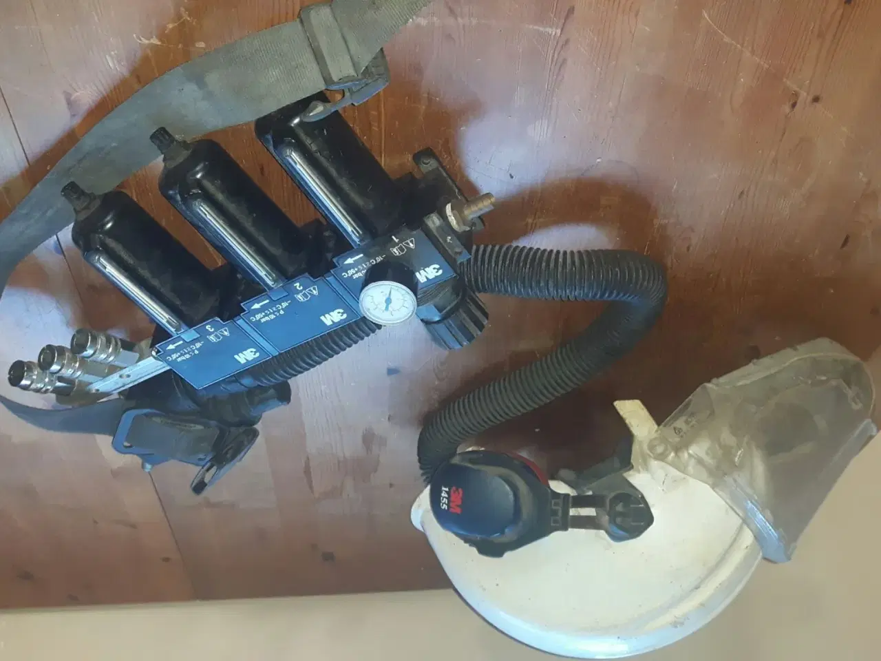 Billede 1 - En friskluftsmaske med vandudskiller