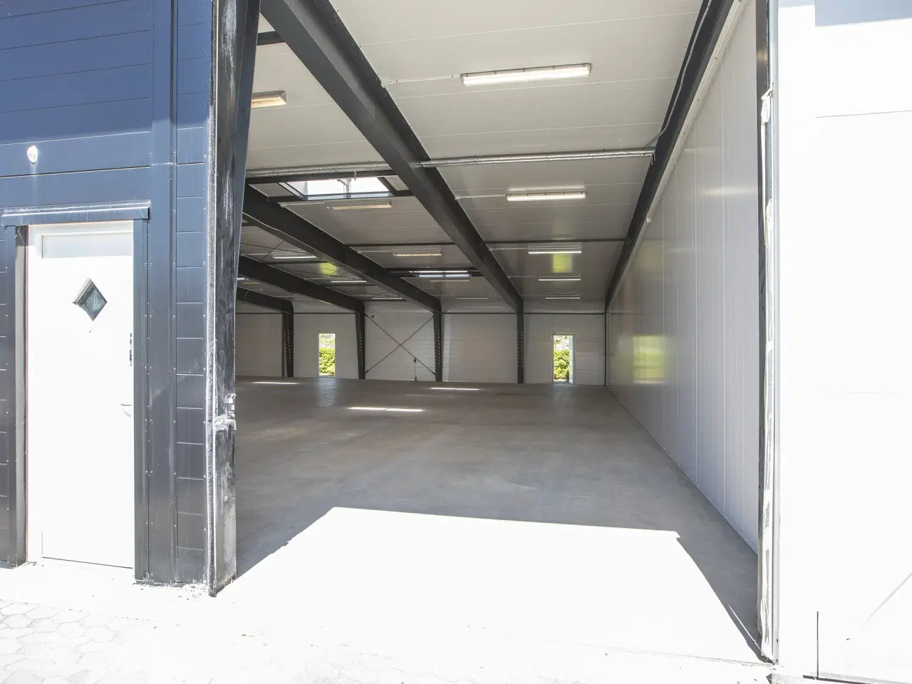 Billede 3 - 471 kvm. tørt. opvarmet og højloftet lager kombineret med 60 kvm. indbydende kontor