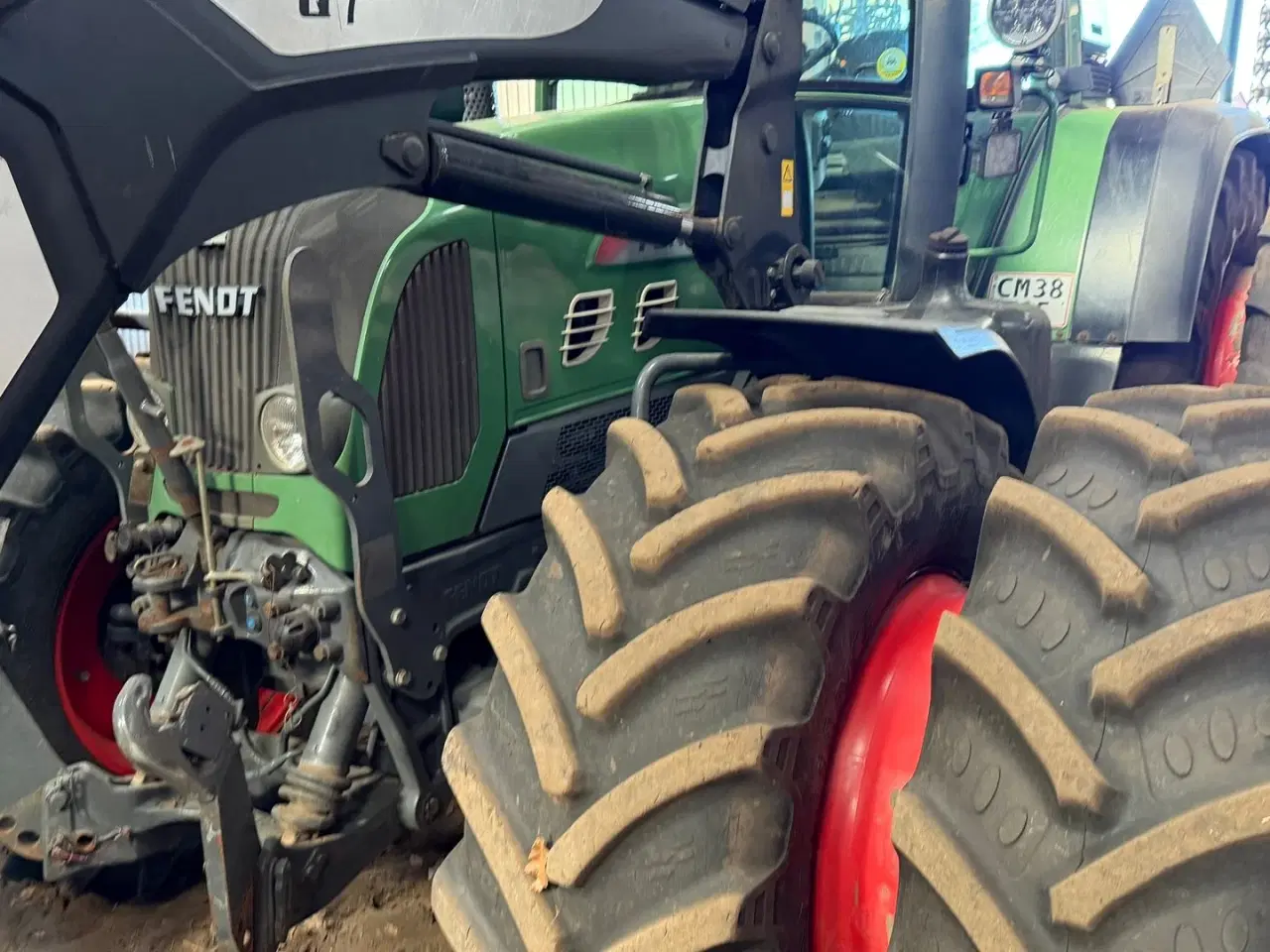 Billede 10 - Fendt 718 Vario TMS med læsser og tvillingehjul hele vejen rundt