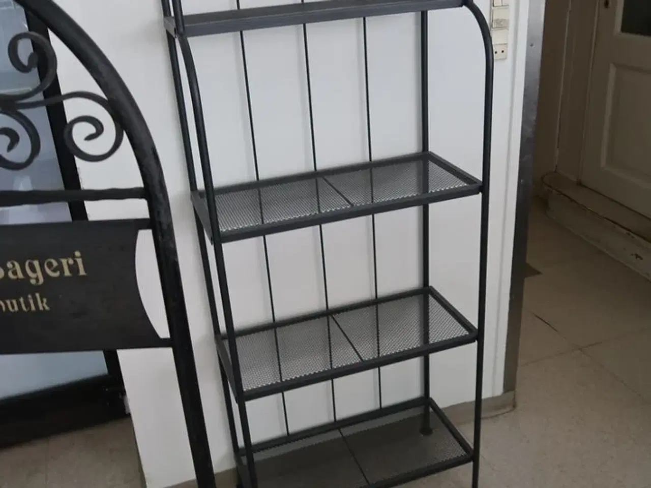 Billede 4 - Skilt samt cykelholder