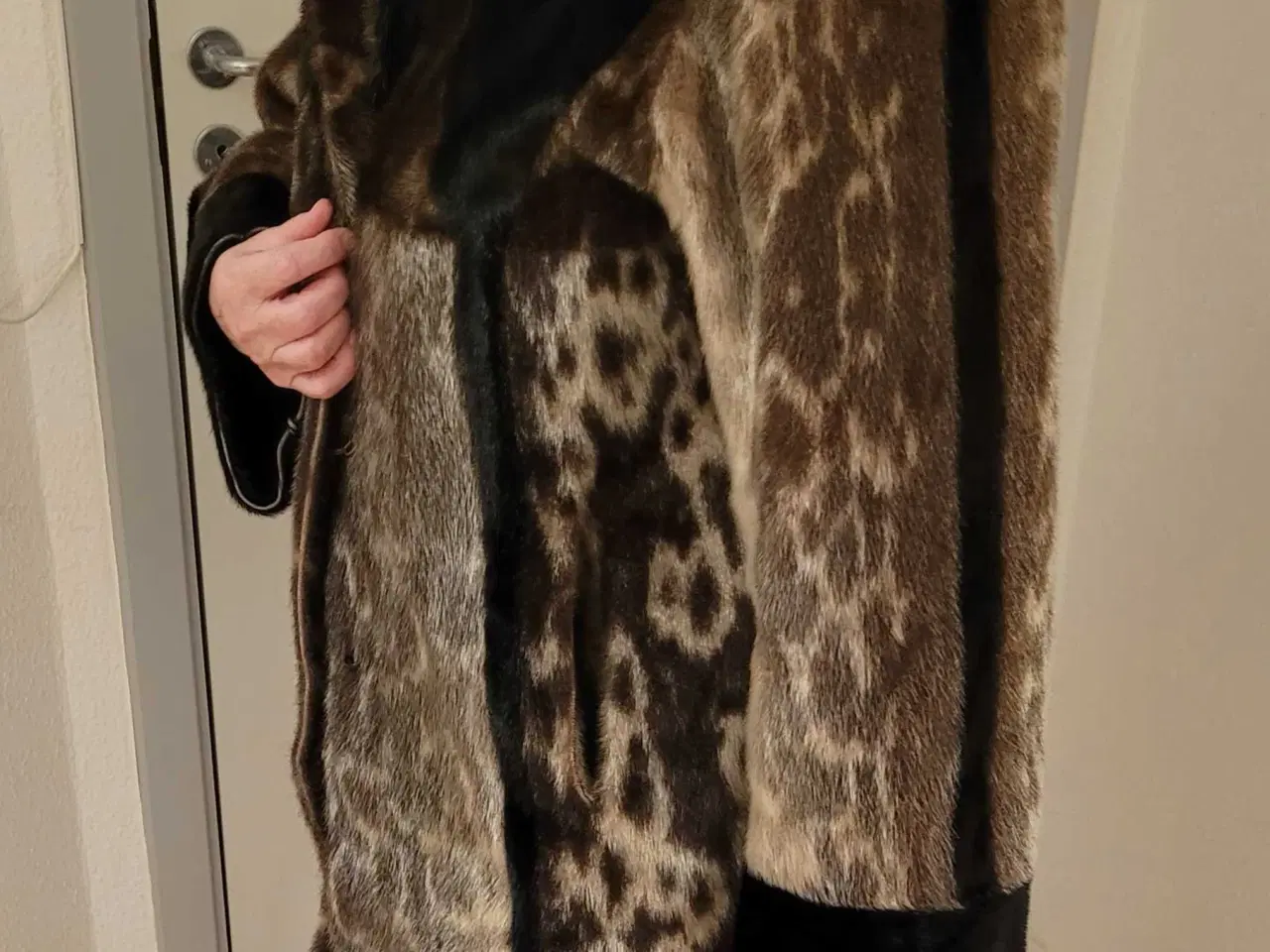 Billede 2 - Sælskindpels flot 