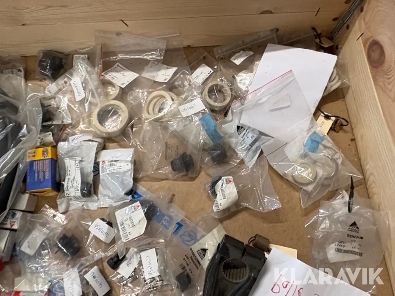 Billede 5 - 5 paller assorteret Reservedele