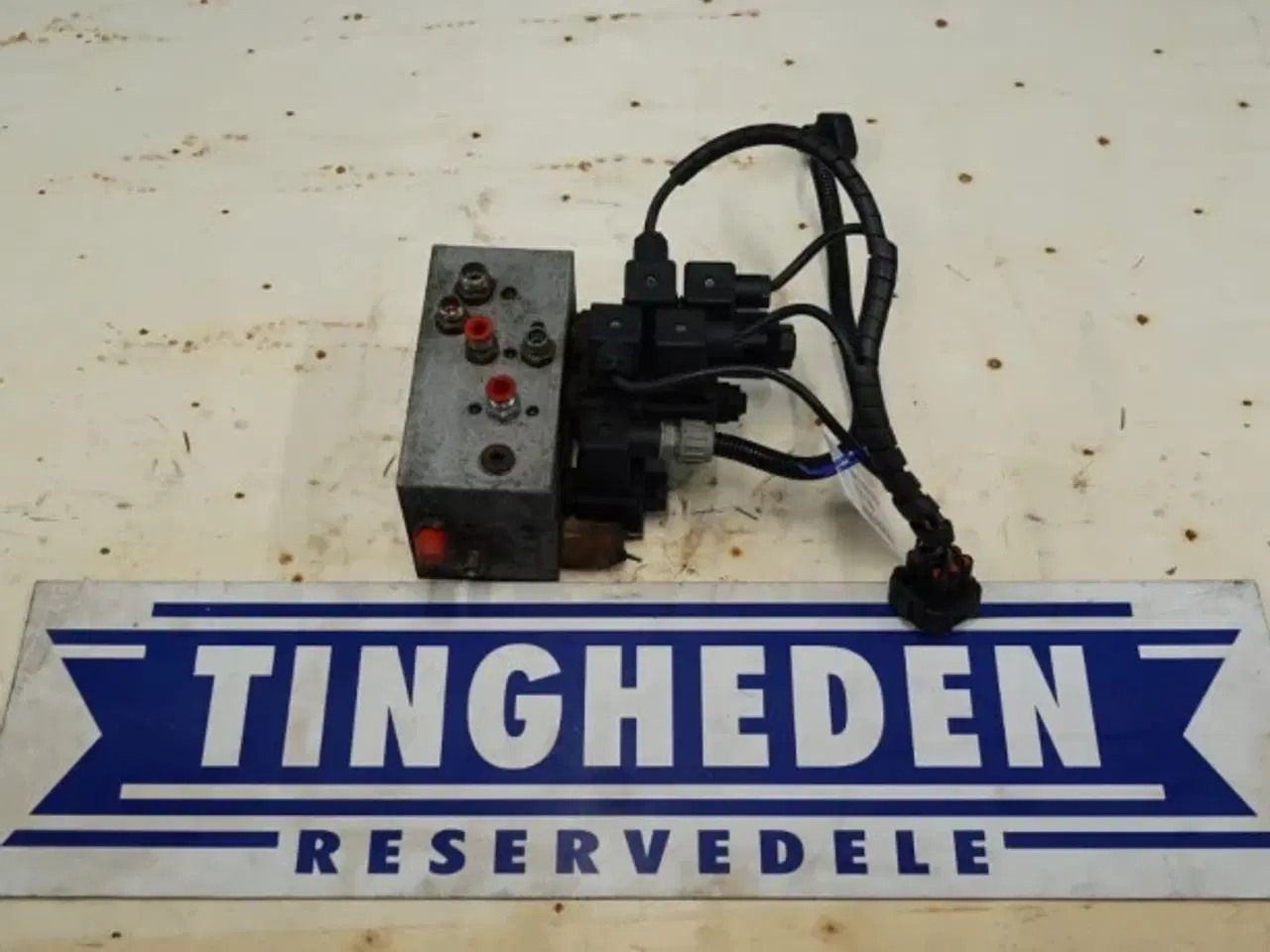 Billede 1 - New Holland FX60 Hydraulikventil 84037241