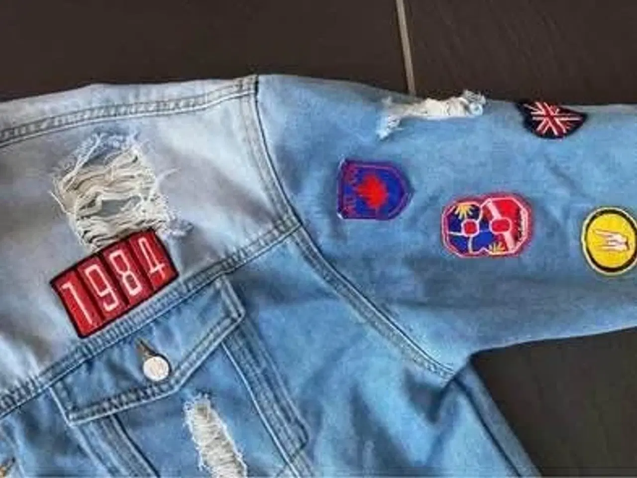 Billede 3 - Smart cowboyjakke med påsyede badges 