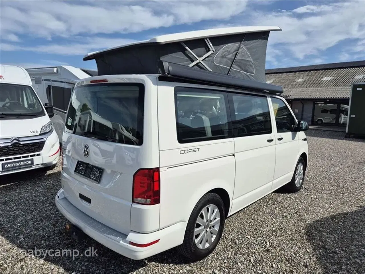 Billede 22 - 2022 - VW California Coast   Perfekt til de små veje. Markise. anhængertræk.