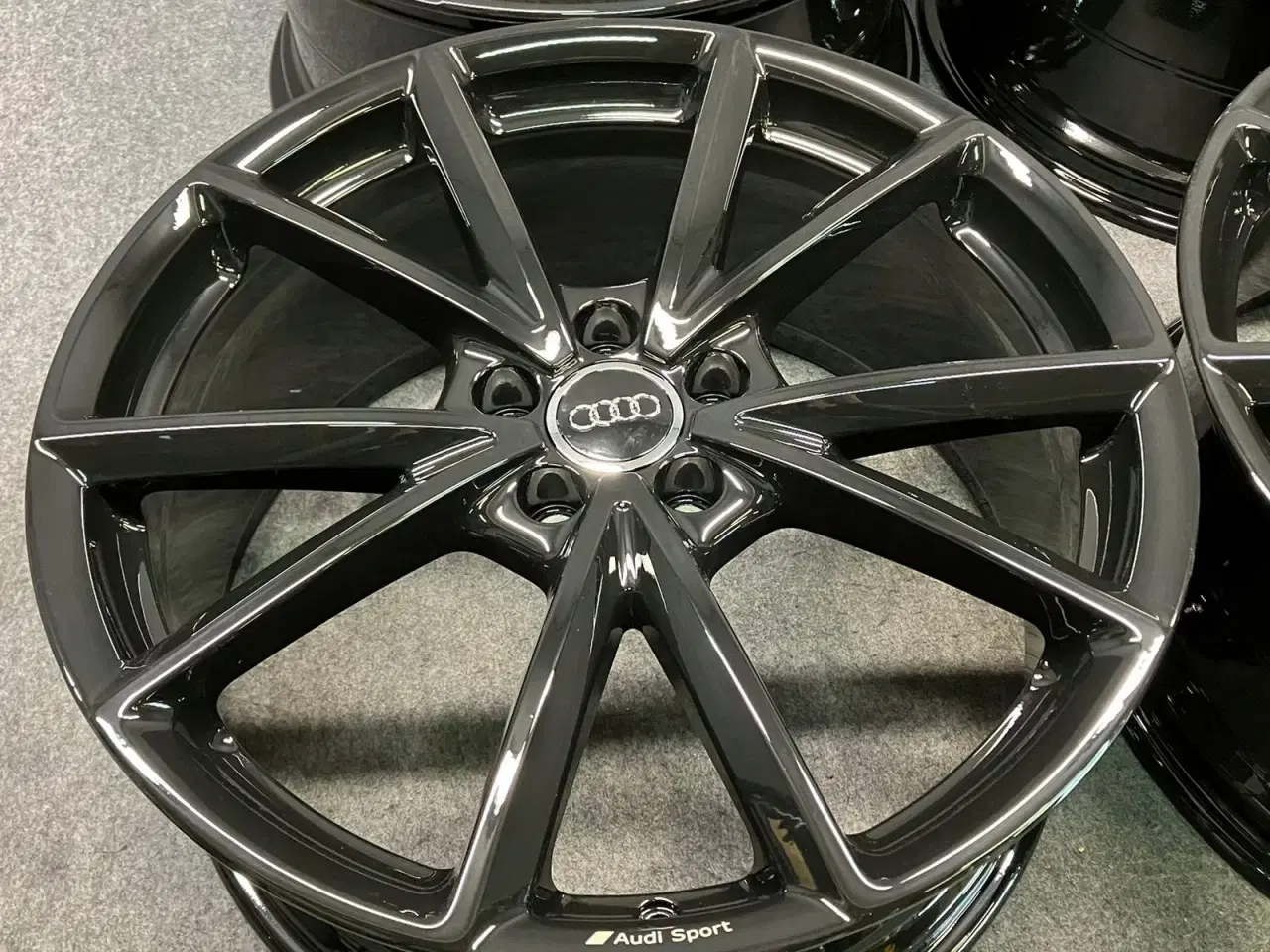 Billede 5 - ALUFÆLGE AUDI TT 8S0 20"