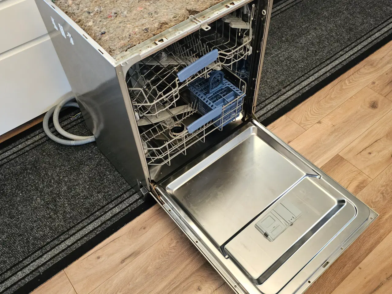 Billede 3 - Indesit opvaskemaskine i rustfrit stål