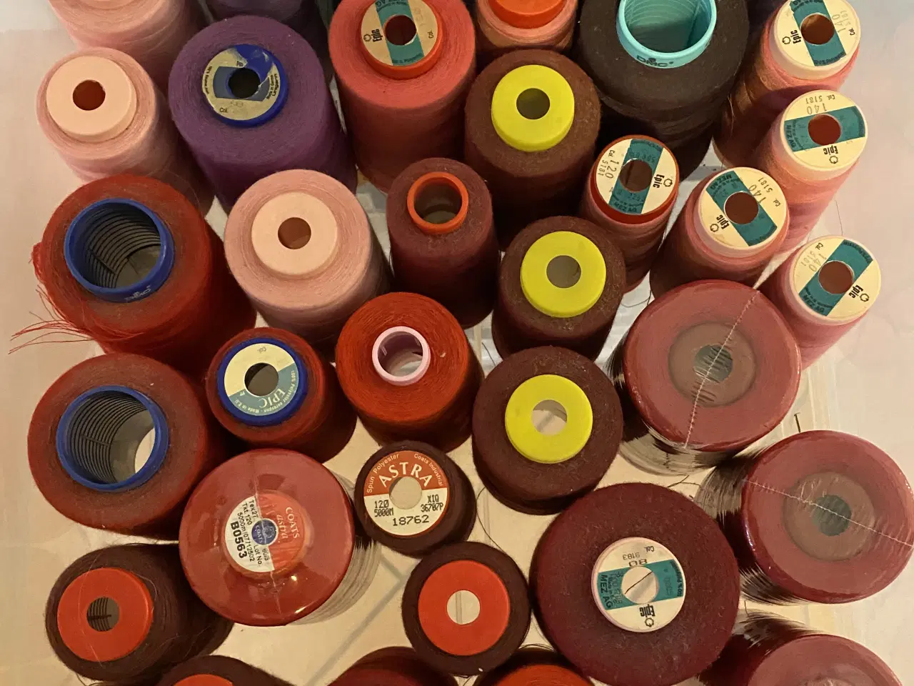 Billede 2 - Fin skuffereol incl. tråden i skufferne