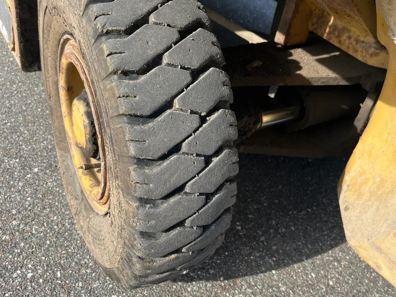 Billede 10 - Daewoo G16S 1500kg gastruck med fuld friløft.