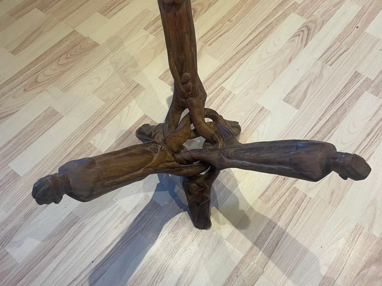 Billede 5 - Africana bord-håndskåret stel med figurer, 19fotos