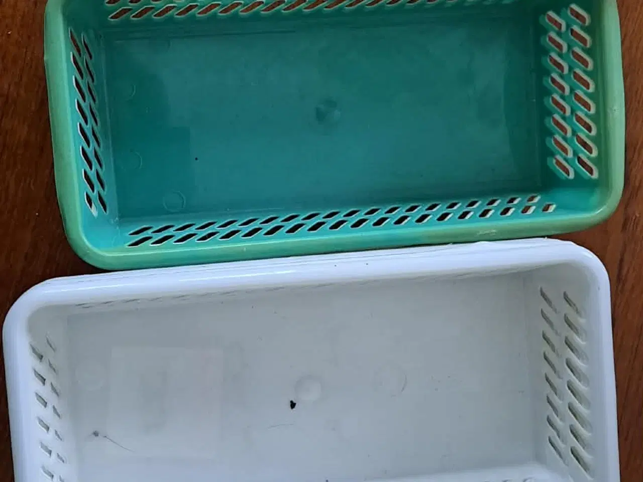 Billede 1 - Små plast kurve de er brugte