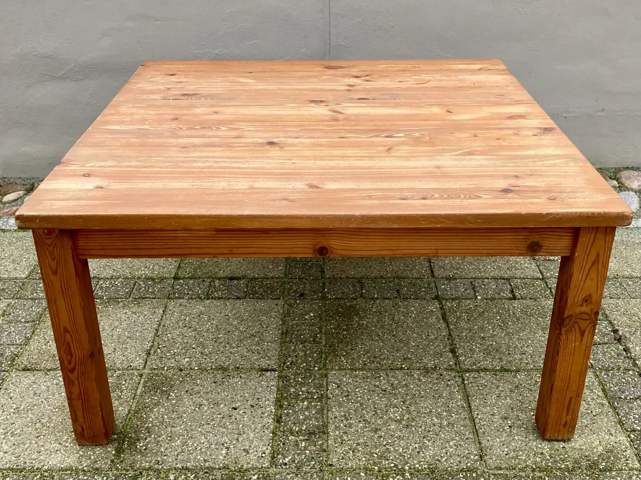 Billede 1 - 70’er sofabord i massiv fyrretræ med flot patina