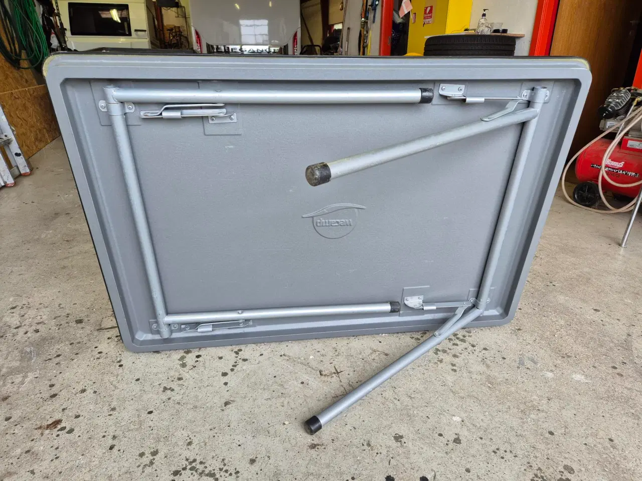 Billede 2 - Campingbord i fin stand