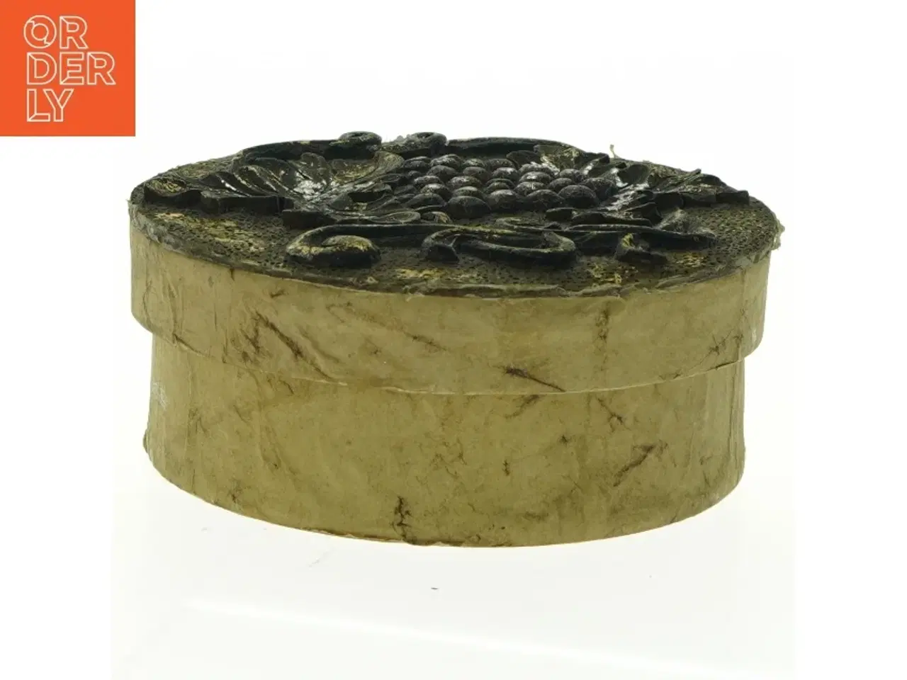 Billede 1 - Rund æske med druemotiv på låget (str. Diameter 17 cm h 7 cm)