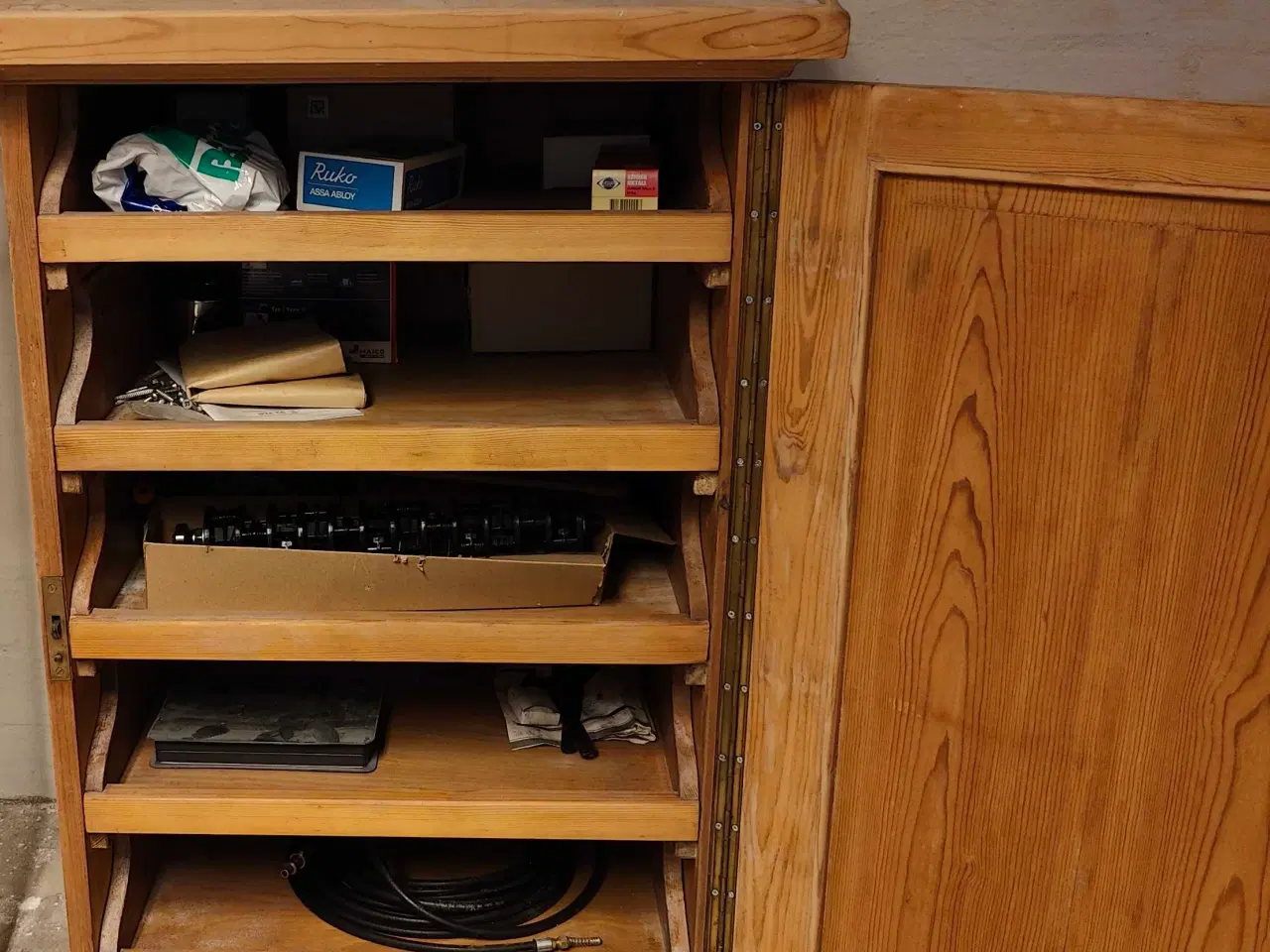 Billede 2 - gammel skrivepult /skab