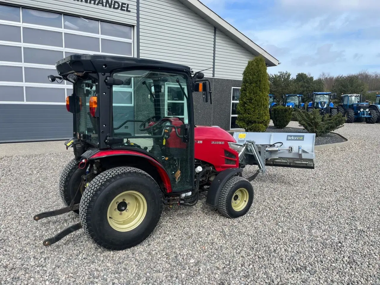 Billede 12 - Yanmar YT 235H 4WD Snow Edition med sneplov og spreder