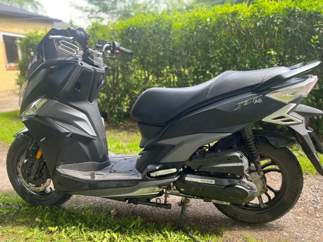 Billede 3 - Scooter SYM Jet 14 E5 EFI mat sort. 