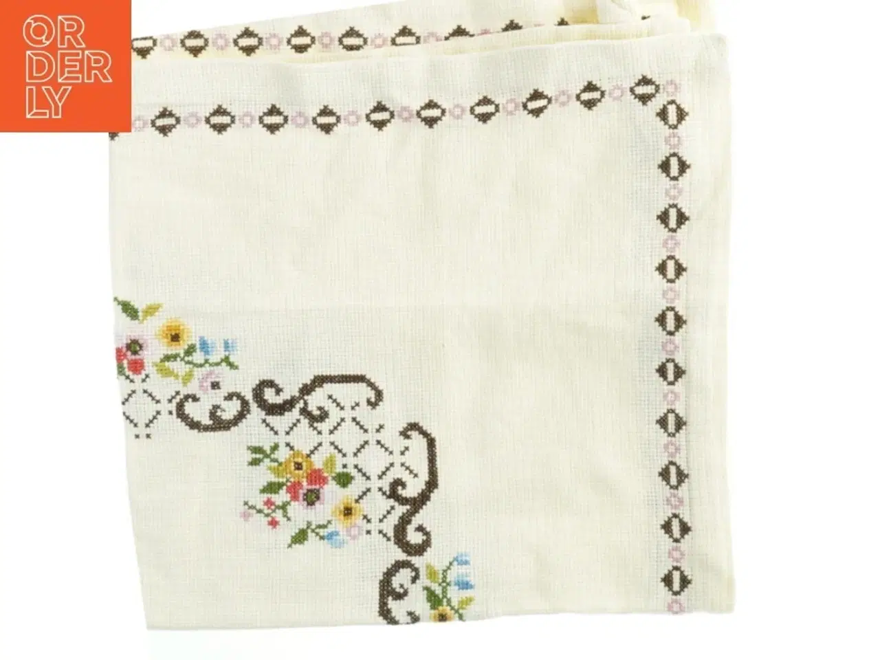 Billede 1 - Broderet dug (str. 66x65 cm)