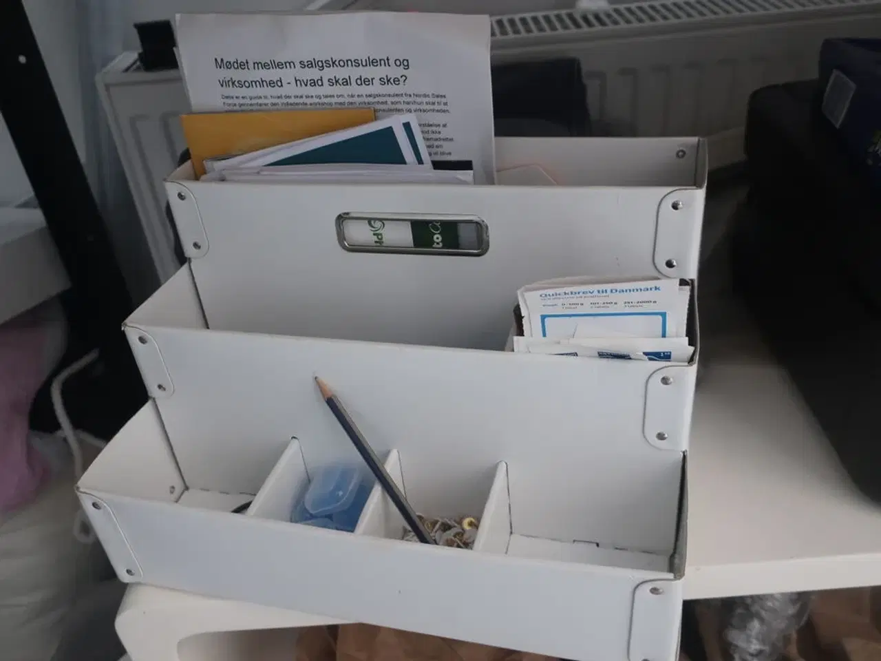 Billede 6 - Reol med indhold printer / akku. Boremaskine m.m.