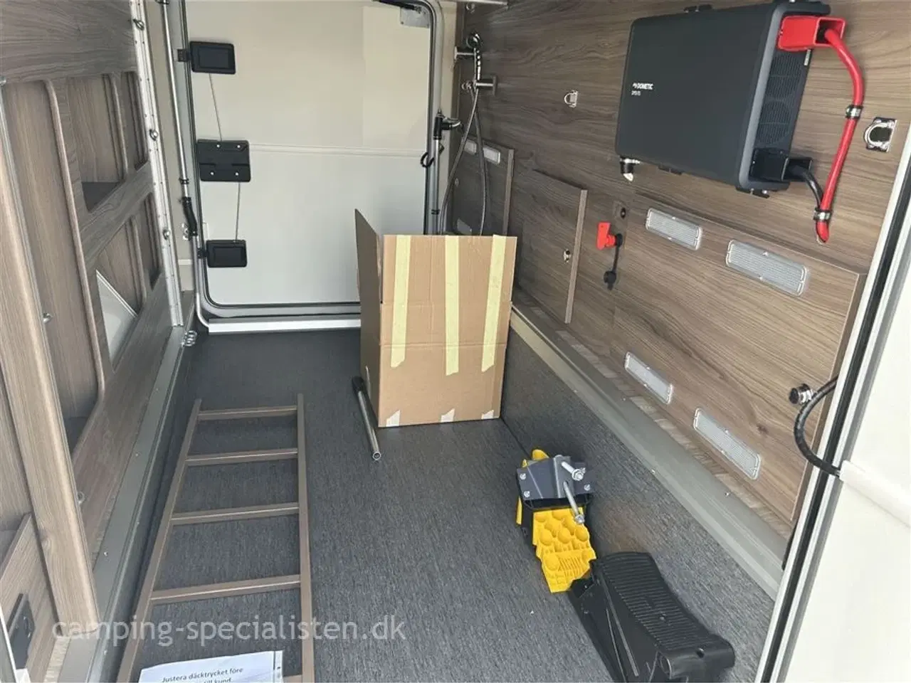 Billede 6 - 2026 - Kabe Imperial    Nyhed KABE R i830 LQB – træk tungt med tvillinghjul model 190 HK  2025 kan forudbestilles hos Camping-Specialisten Silkeborg