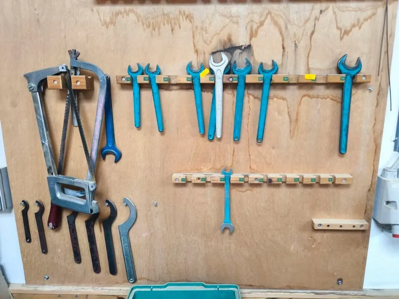 Billede 1 - Værktøj på væg
