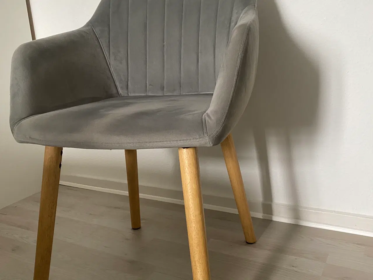 Billede 1 - Spisebordsstole med armlæn - 2 stk. 