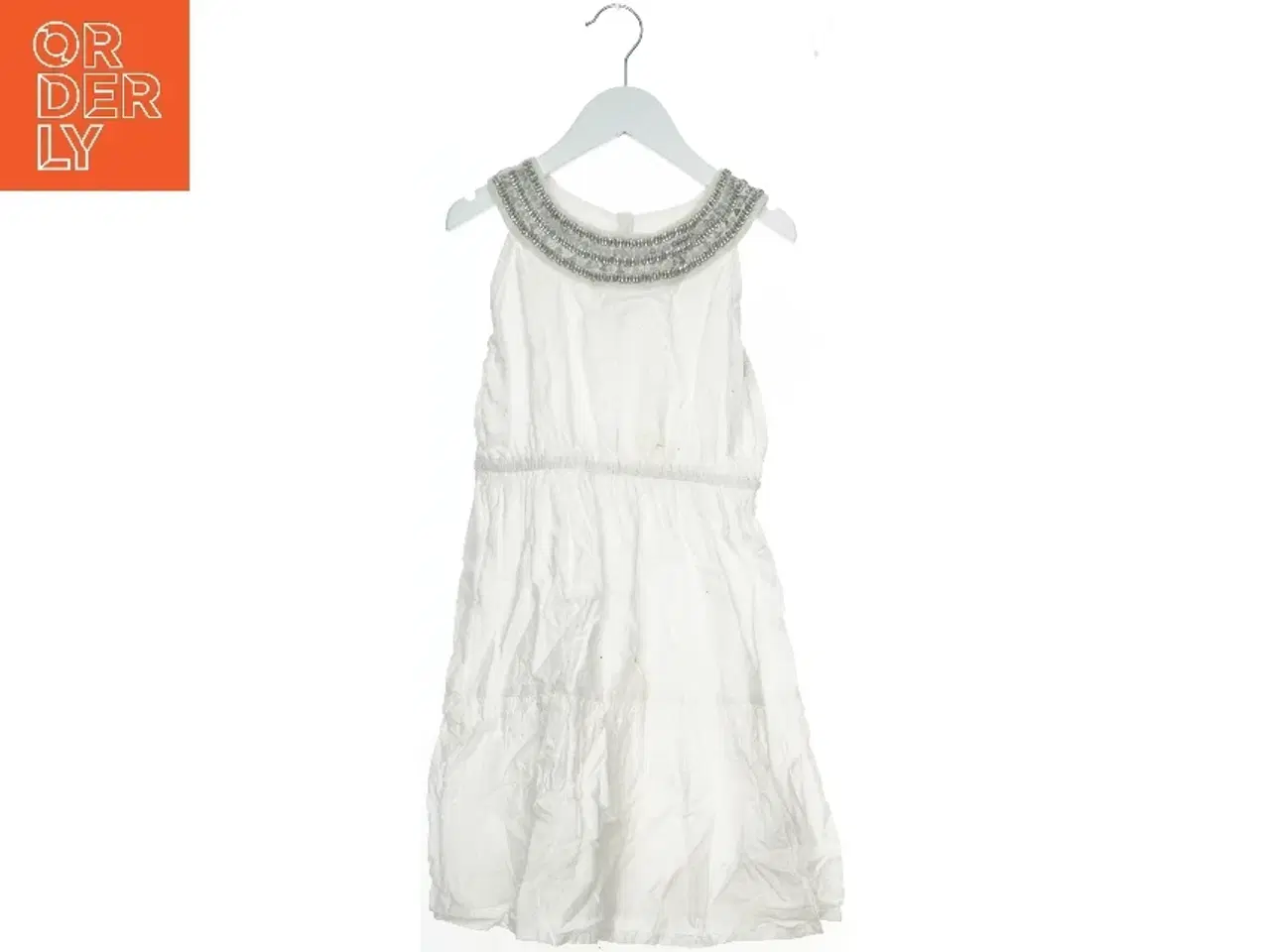 Billede 1 - Hvid kjole med dekorativ halsudskæring fra Bluezoo (str. 128)