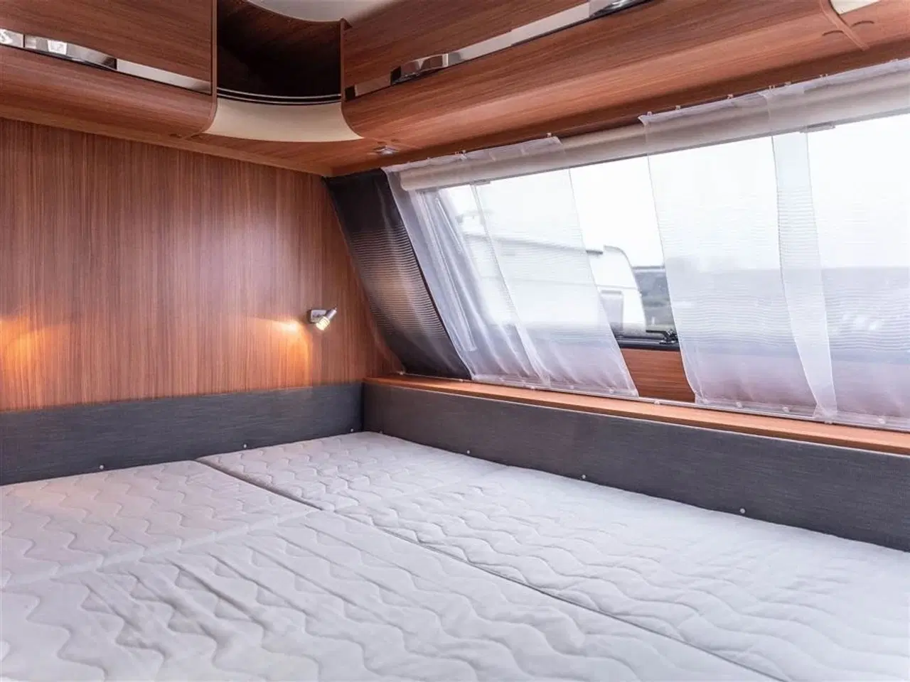 Billede 22 - 2013 - Adria Adora 563 PT   Rigtig fin vogn med køjer og dobbeltseng