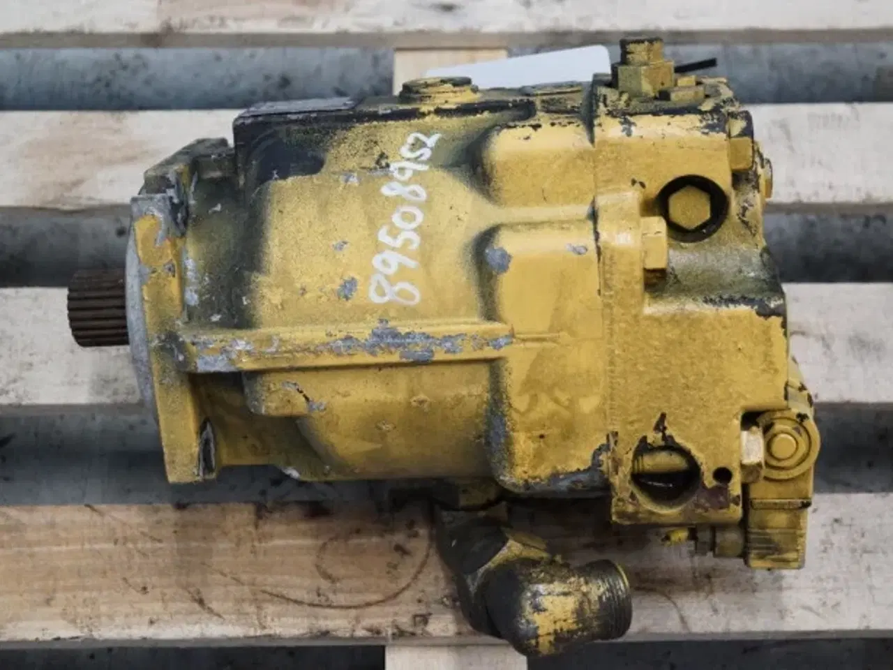 Billede 11 - New Holland TX68 Hydrostatmotor 89508952