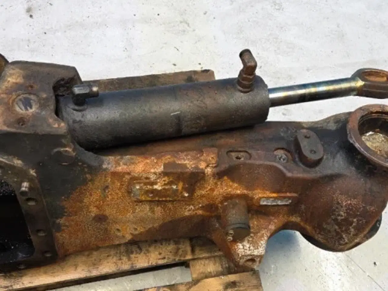 Billede 20 - Case Optum 300 Foraksel Hus 47489534