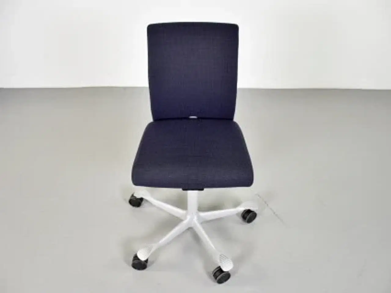Billede 5 - Häg h04 4200 kontorstol med sort/blå polster og sølvgråt stel
